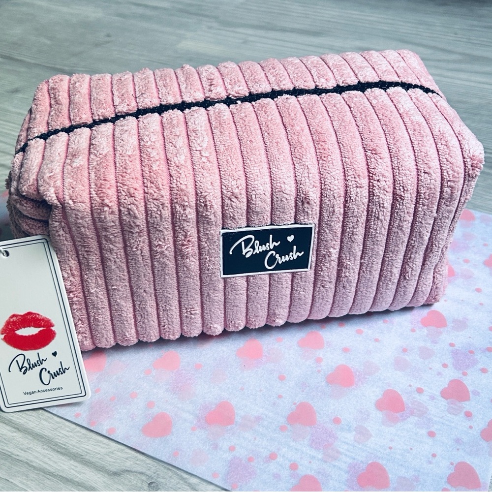 🥰 Velvet Velour Ribbed Cosmetic Bag Blush NWT